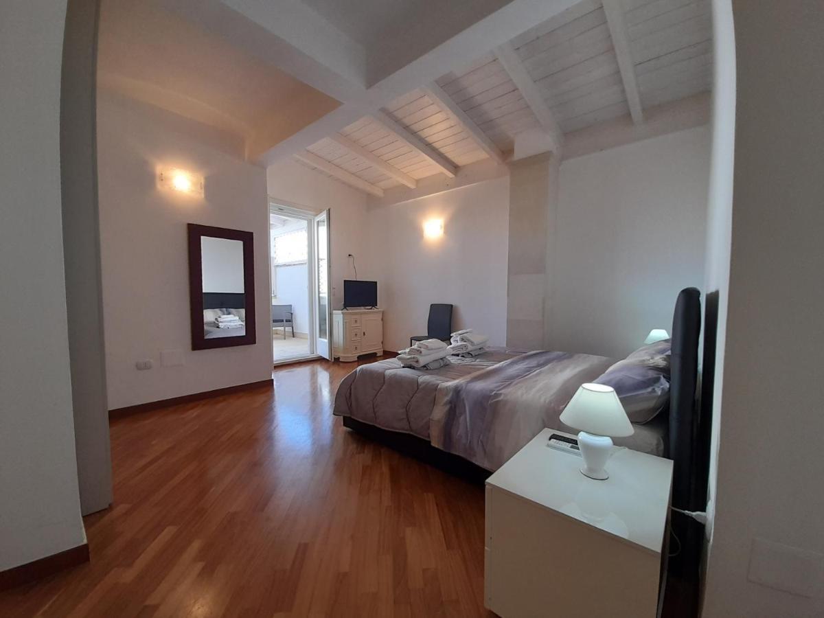 Apartmán Dimora Emilia Lecce Exteriér fotografie