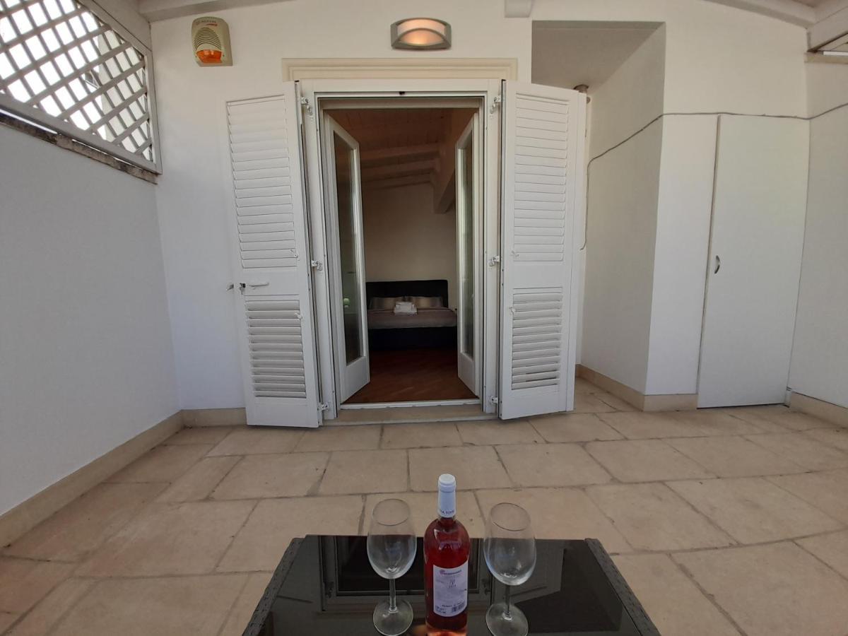 Apartmán Dimora Emilia Lecce Exteriér fotografie