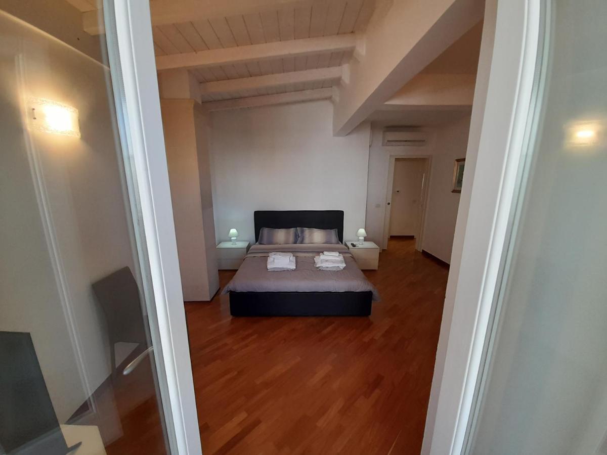 Apartmán Dimora Emilia Lecce Exteriér fotografie